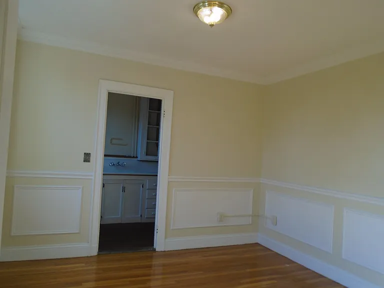 Craigie Cir — Photo 14