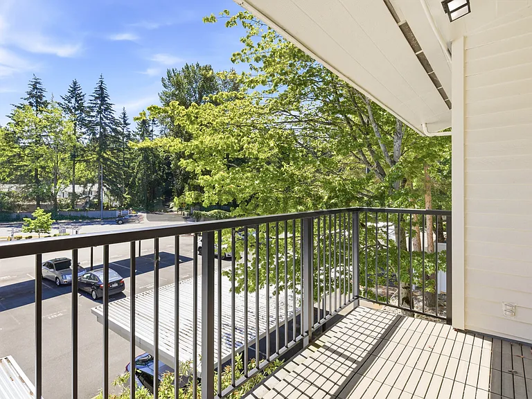 12700 NE 8th St #E303 — Photo 5