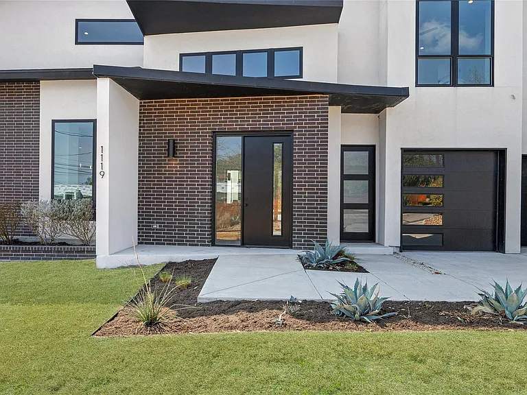 1119 Fairmount Ave — Photo 2