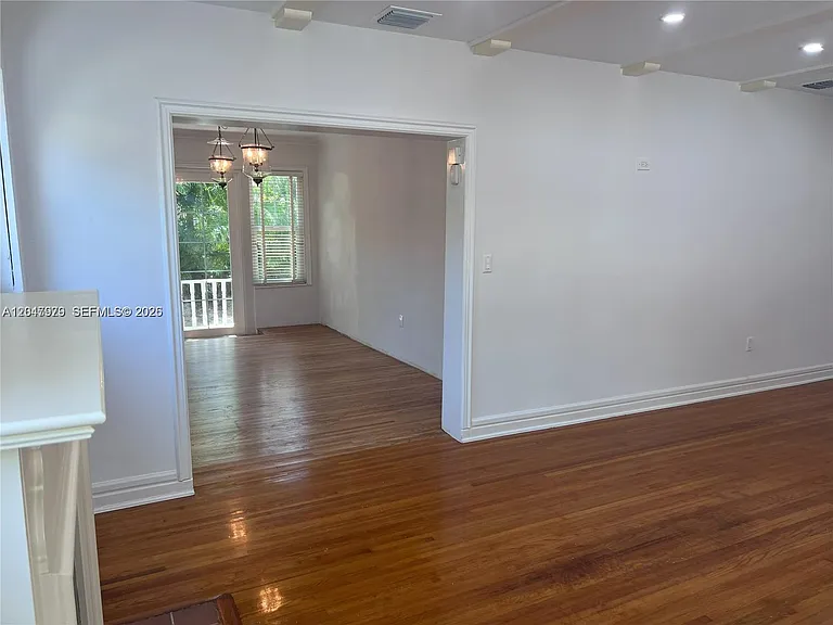 1452 Urbino Ave — Photo 14