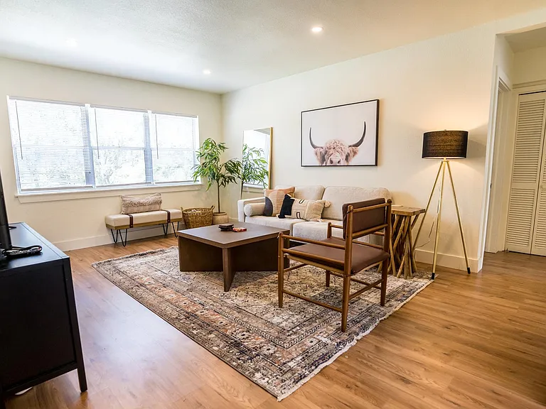 2160 Riverside Ave #5 — Photo 23