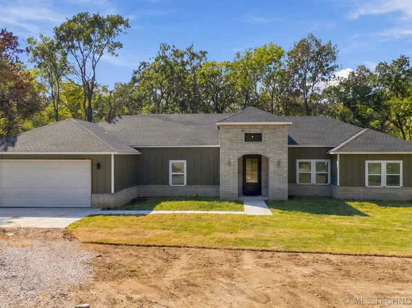 28804 S Meadow Rd, Catoosa, OK 74015