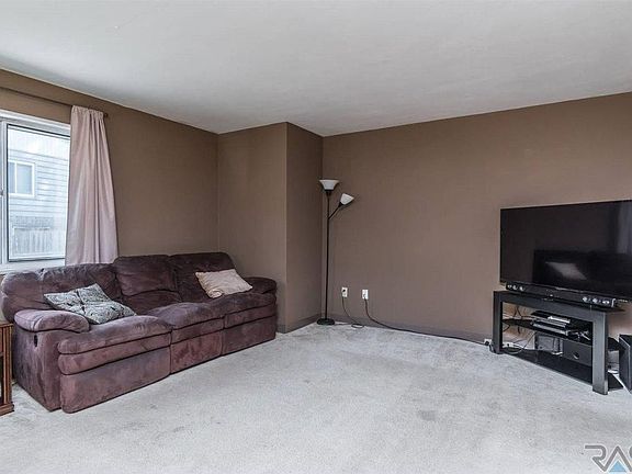 5th image of 3132 E Claudette Dr
