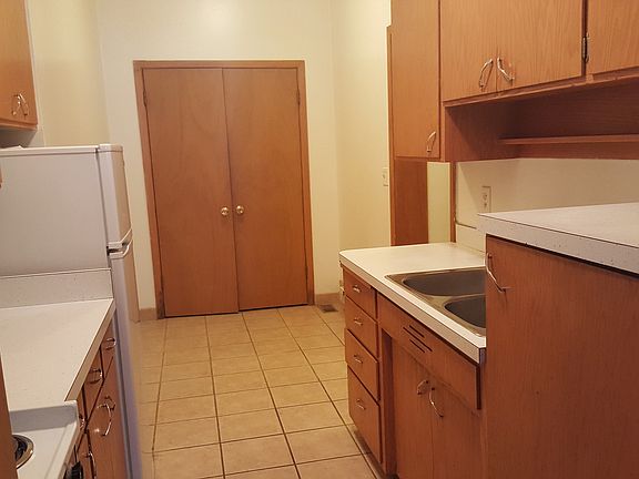3rd image of 616 Front St #8