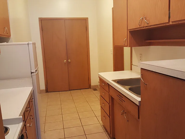 616 Front St — Photo 3