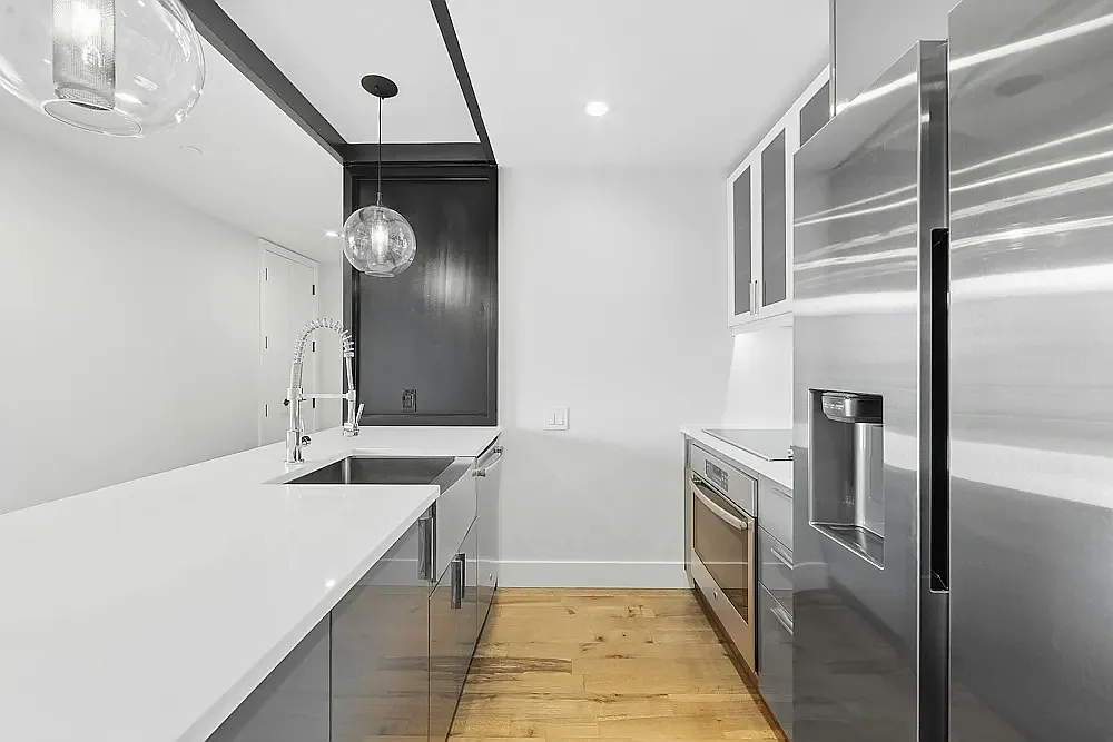 670 Pacific Street — Photo 3