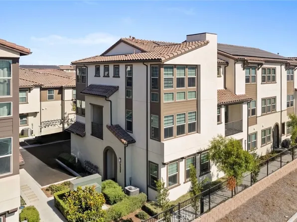 10319 Triple Crown Ln, Los Alamitos, CA 90720