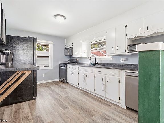 5th image of 1157 Woodland Ave