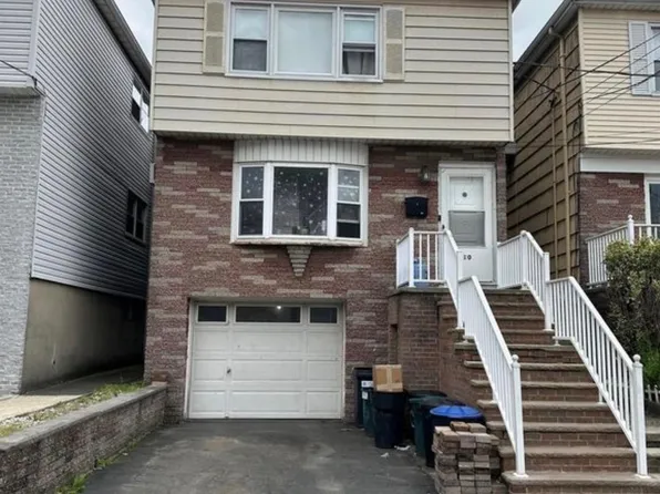 10 East 10th Street image 1 of 13