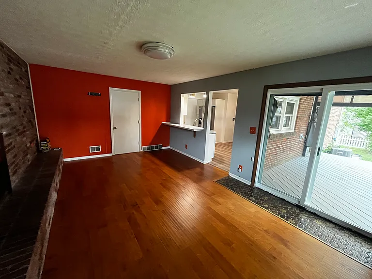 10203 Woodstock Rd — Photo 9