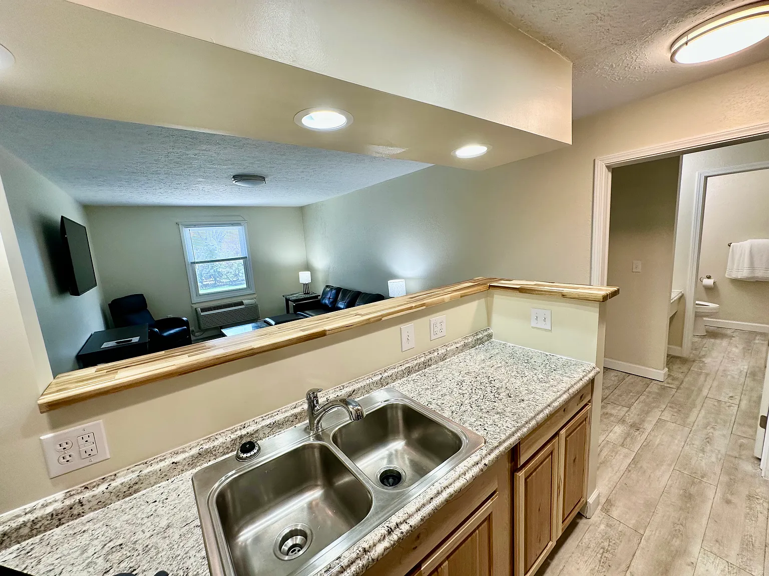 2 bed, 850 sqft, $1,550 — Photo 3