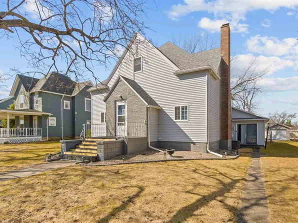 212 N Davis St, Keota, IA 52248