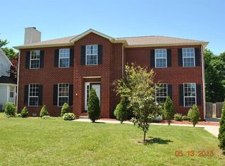 704 Rocky Ridge Cir, La Vergne, TN 37086