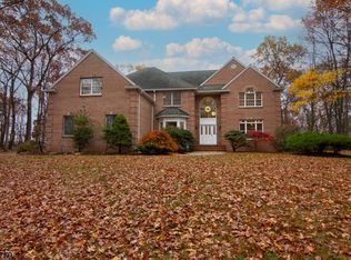 24 Denise Dr, Kinnelon Boro, NJ 07405