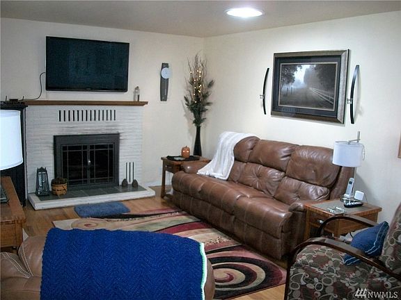 2nd image of 8707 49th Dr NE