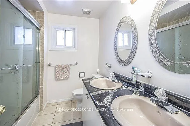 2 Hampstead Ct — Photo 11