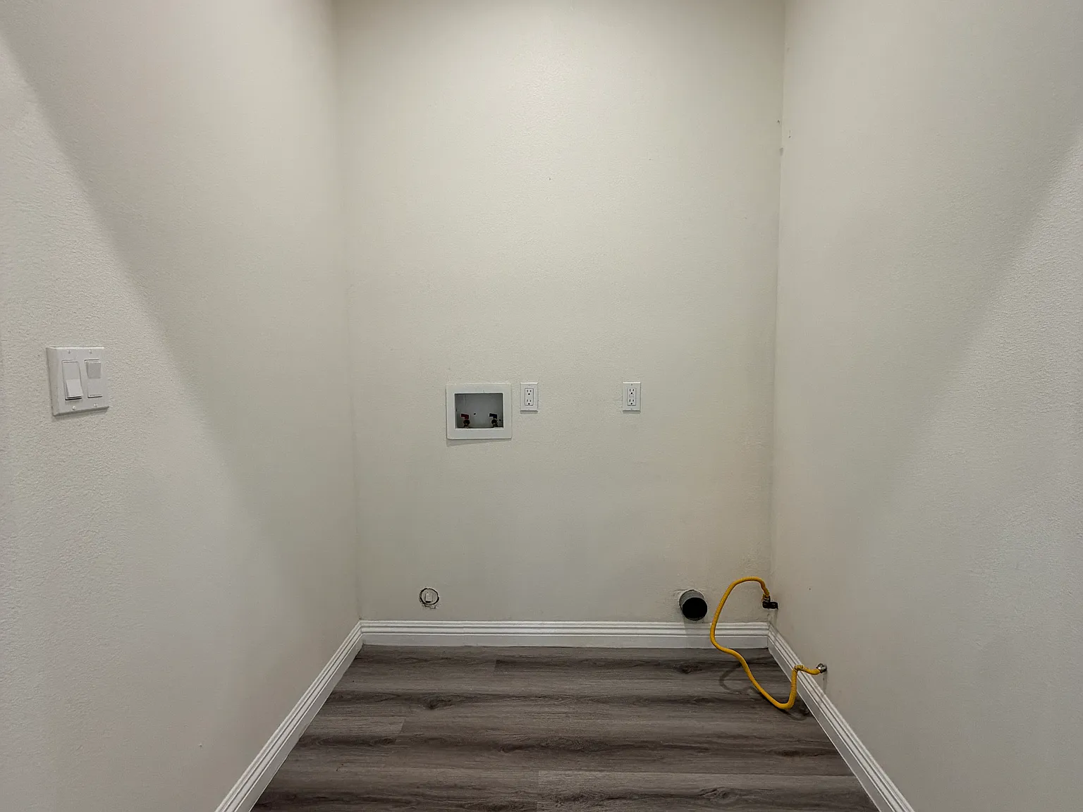 3 bed, 2.5 bath, 1000 sqft, $3,200 — Photo 4