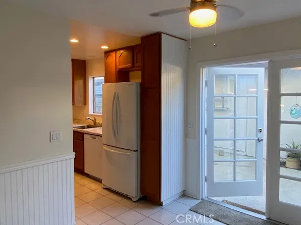 9711 Adams Ave, Huntington Beach, CA 92646