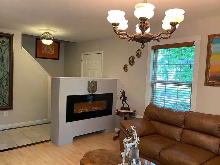 Living room, electric fireplace non-heating