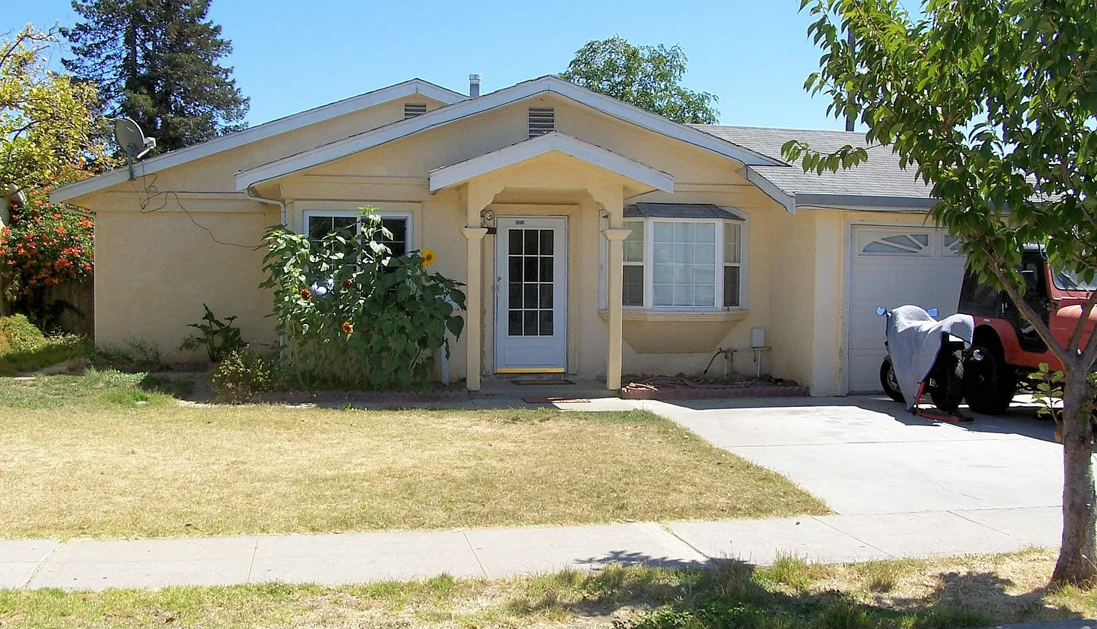 6252 Zulmida Ave photo 1