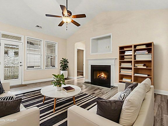 2nd image of 112 Denby Cir
