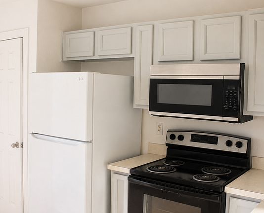 5th image of 521 Eastwater Ln