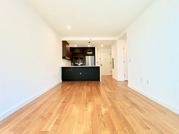 3rd image of 25 E 19th St #5AA