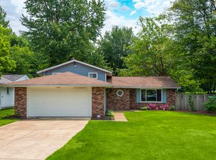 27045 Kennedy Ridge Ext, North Olmsted, OH 44070