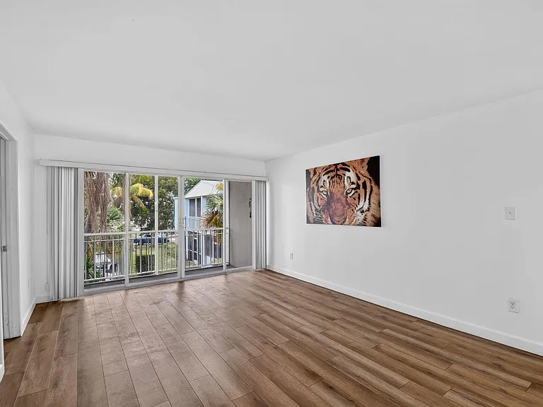 1505 Crescent Cir #B24 — Photo 18
