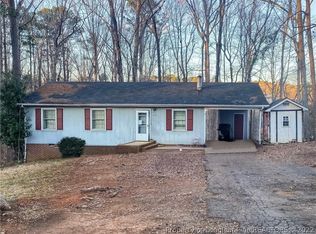 915 Clearwater Dr, Sanford, NC 27330