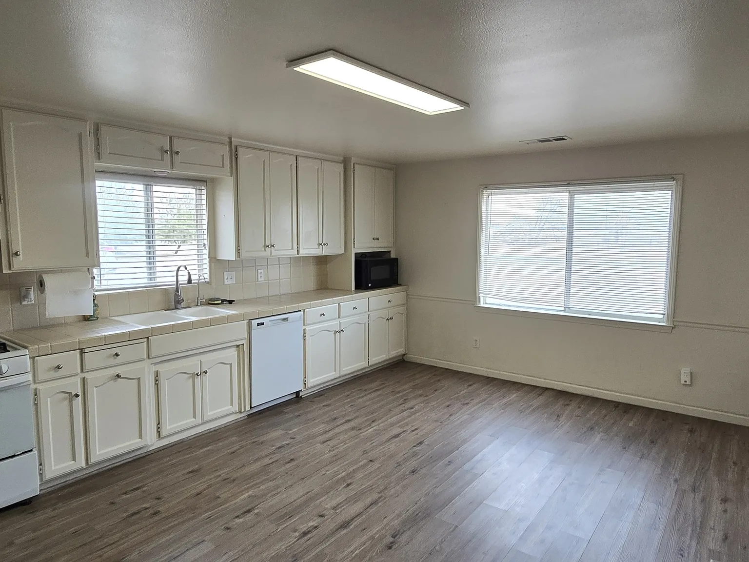 15290 Sunset Drive - 1 — Photo 2
