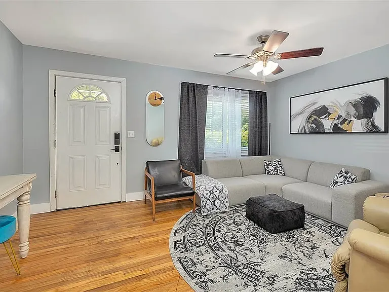 724 Lee St — Photo 5