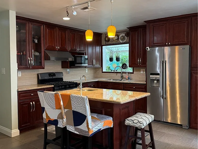 830 N Olive Ave — Photo 10