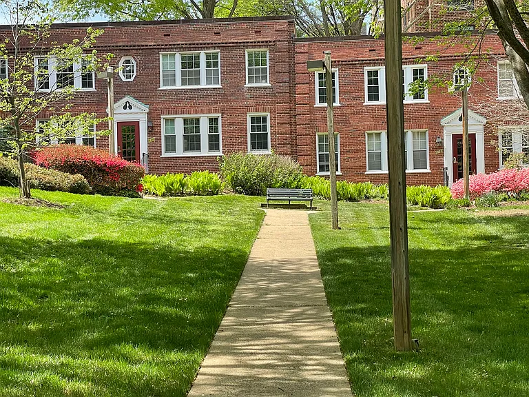 1918 N Rhodes St #60 — Photo 2