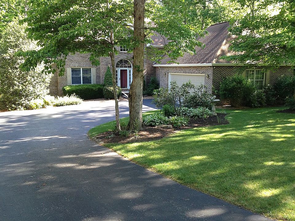 1st image of 207 Channing Ln