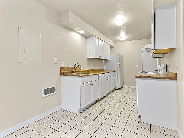17354 SW Merlo Rd — Photo 23