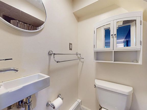 2nd image of 33 Hollowbrook Ct N #2