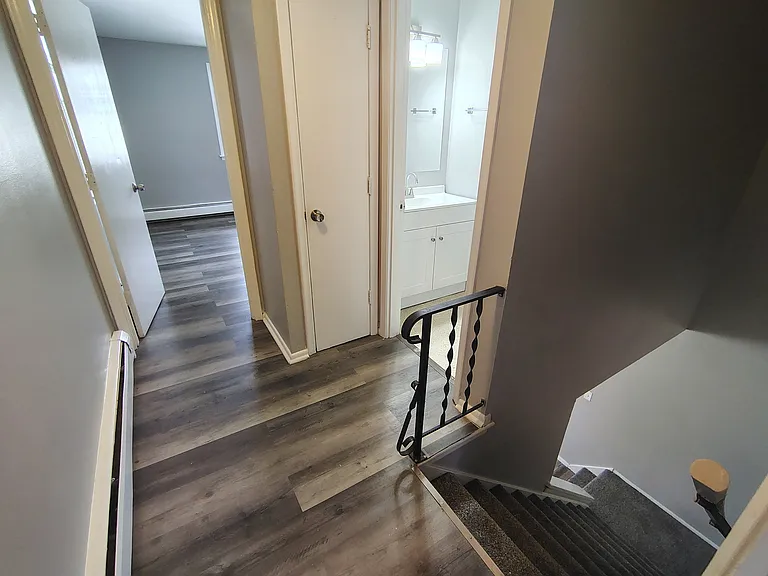4960 Hinsdale Ave #8 — Photo 1