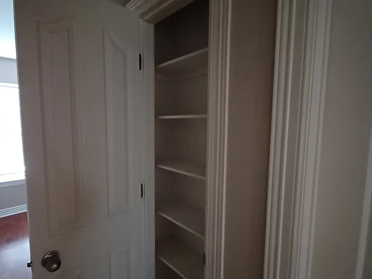 700 SW Castlewood St — Photo 18