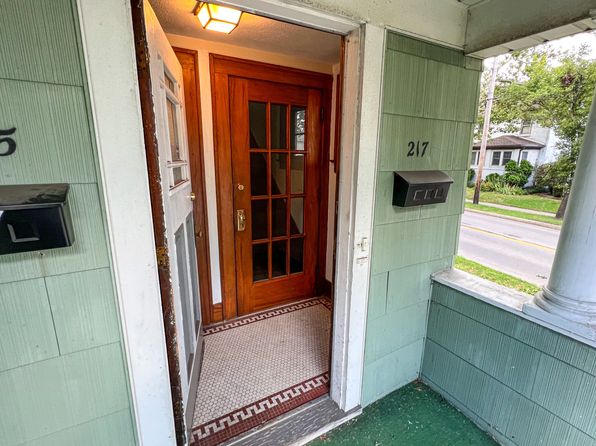 215 Woodstock Rd #215