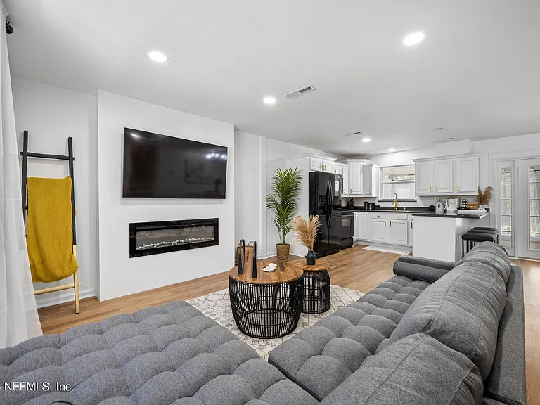 4411 Hartman Rd — Photo 8
