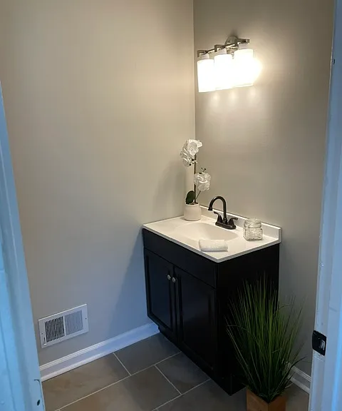 6808 Hillside Dr — Photo 6