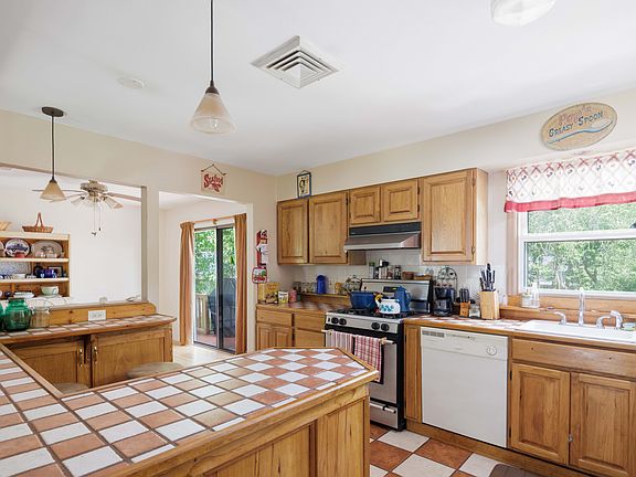 3rd image of 57 Neptune Ave
