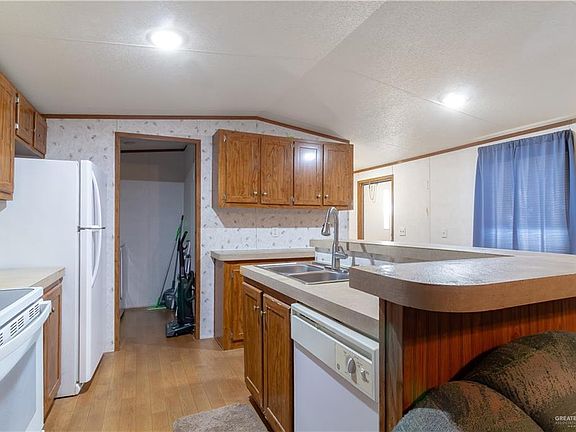 4th image of 2000 Double Eagle Dr