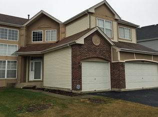 616 Wintergreen Cir, Naperville, IL
