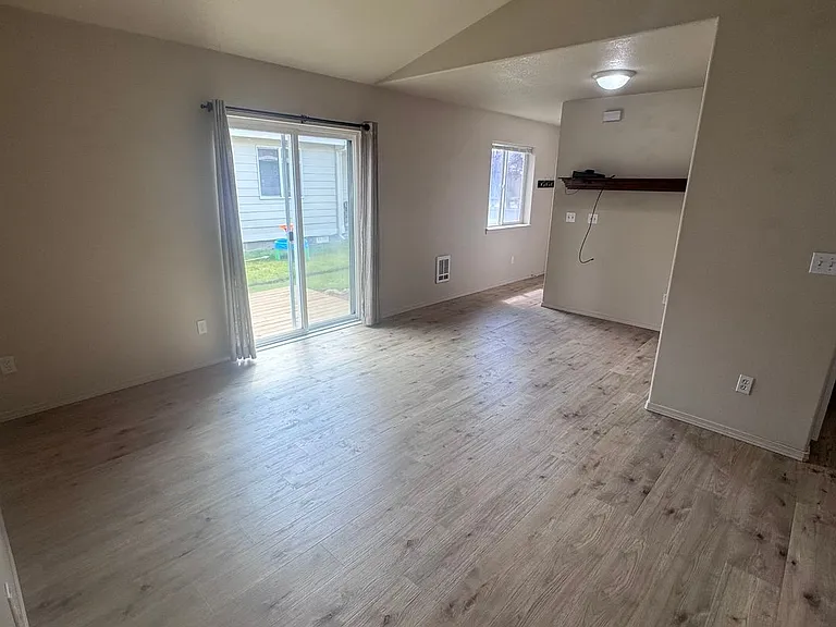 2382 NE Mary Rose Pl #2 — Photo 7