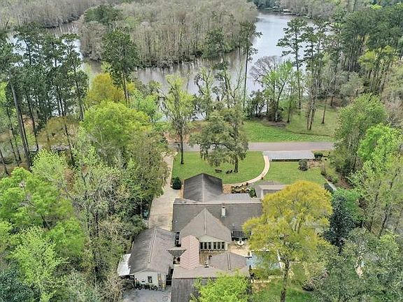 3rd image of 73 Oaklawn Dr
