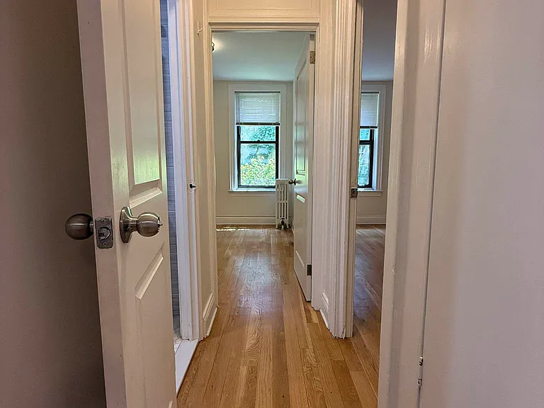4133 49th St #1R — Photo 10
