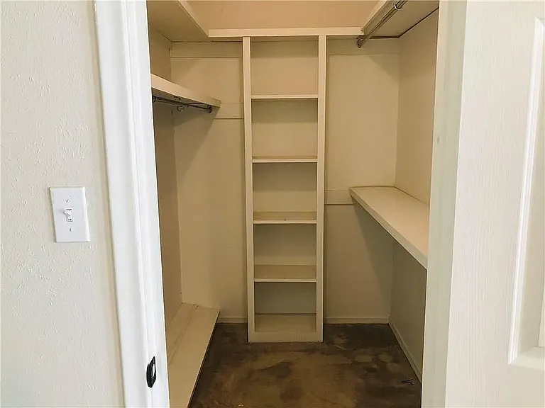 7623 Wellcrest Dr — Photo 3