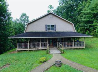 141 Sunshine Ln, Zoe, KY 41397